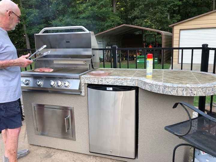 Kokomo Grill BBQ Island Maui 7'6" with 33" Round Bar, LED Lights & Built-In BBQ